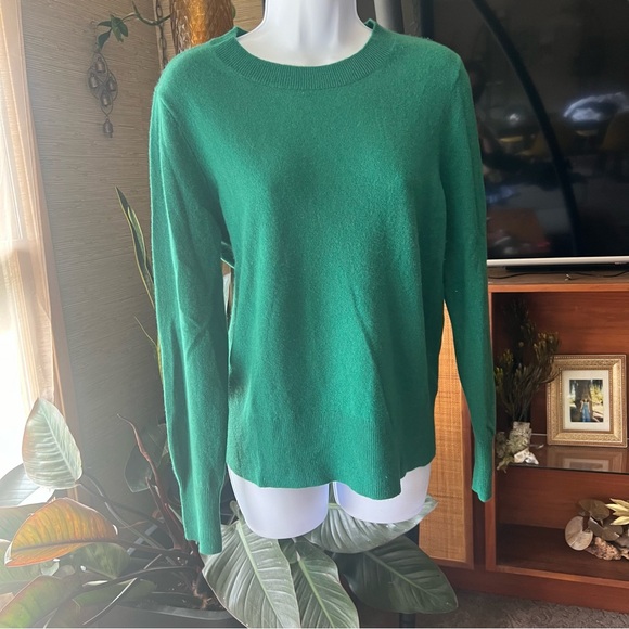 J. Crew Women's Green Cashmere Sweater- NWOT - Picture 6 of 7